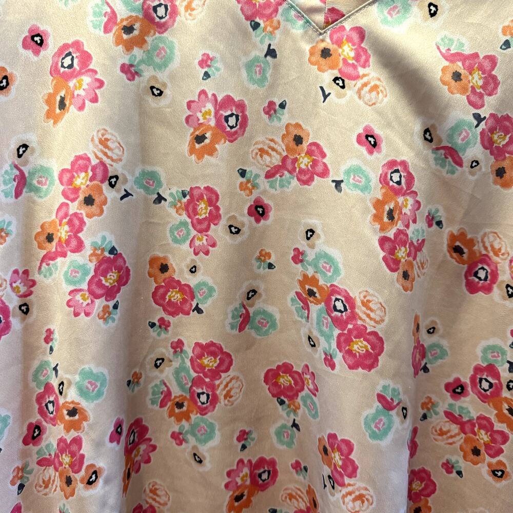 Luxe Lane Bryant Floral Top (18/20) - Mixed Media Beauty!** - Picture 2 of 5